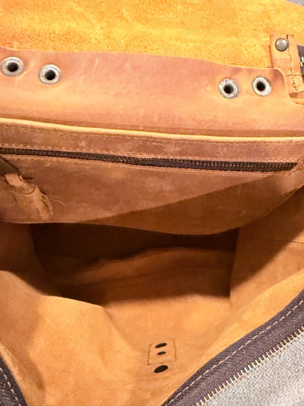 Saddleback Leather Co Wanderers Backpack in Tobacco - Picture 4 of 14